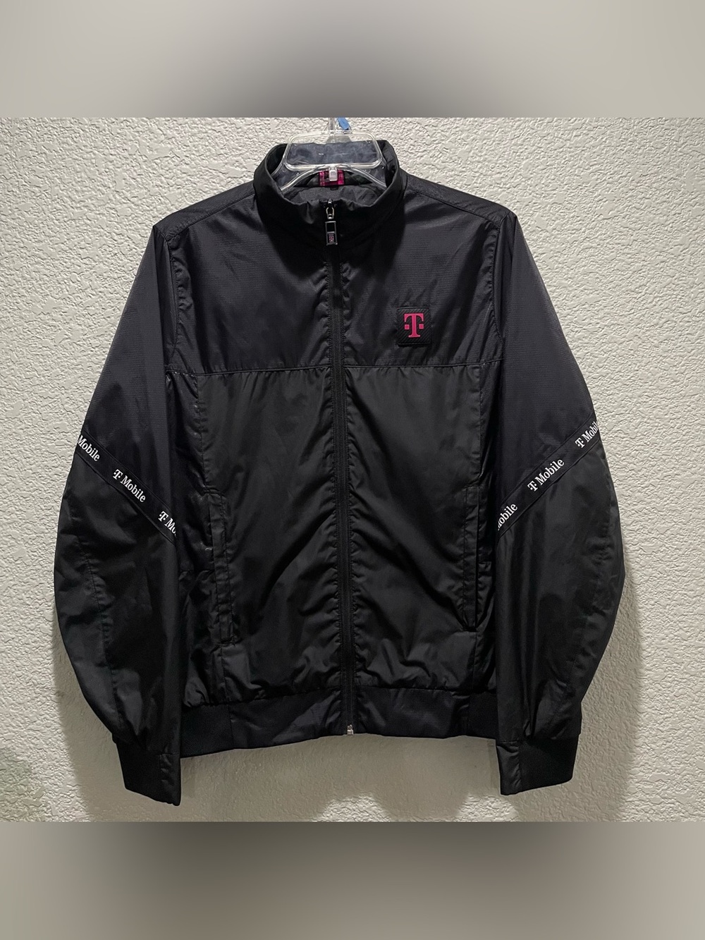 T-Mobile Women's Black Full Zip Windbreaker Uniform Lightweight Jacket Sz M